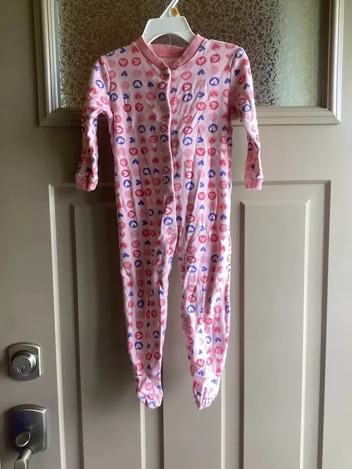 Girls sz 18 months outfits & sleepers $3 each image indicator(2)