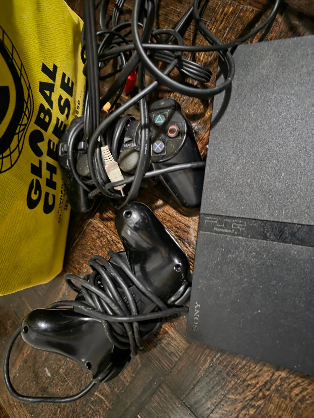 PlayStation 2 Console + 26Games image indicator(2)