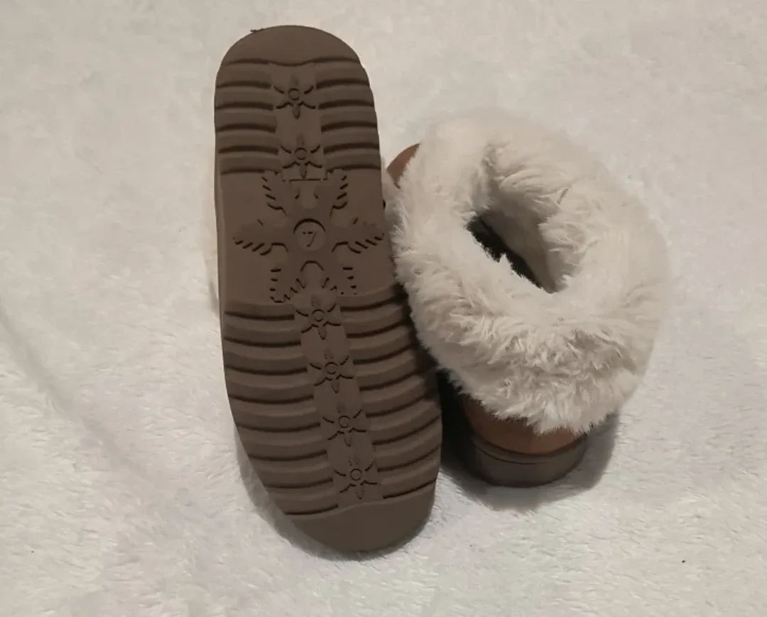 SO Girls' Chestnut Faux Fur Boots - Size 4 image indicator(7)