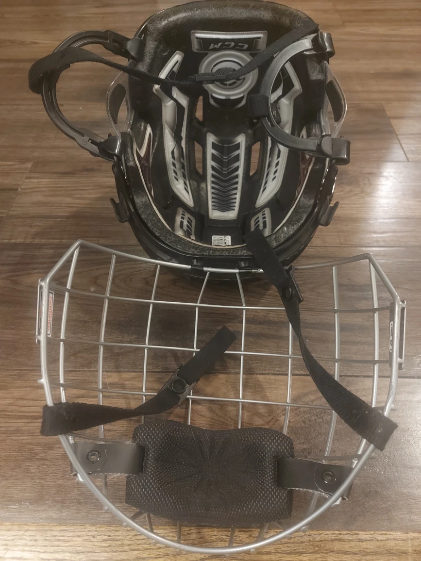CCM Medium Children's Hockey Helmet with Cage - photo 5