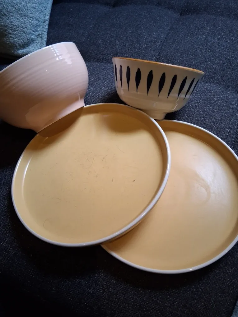 Plates and bowls
