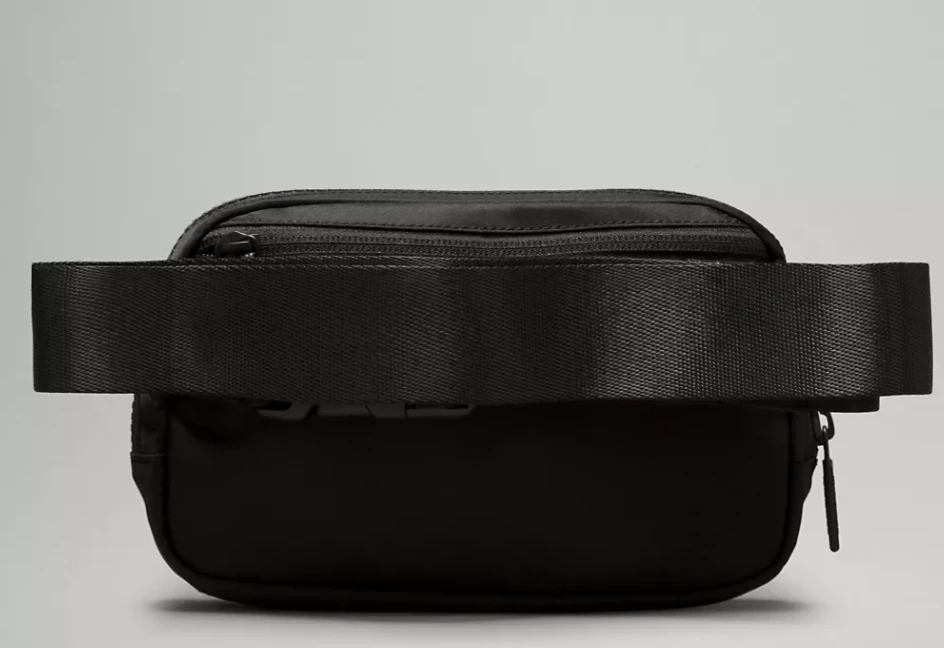 Brand New Lululemon Everywhere Belt Bag - Black - photo 2