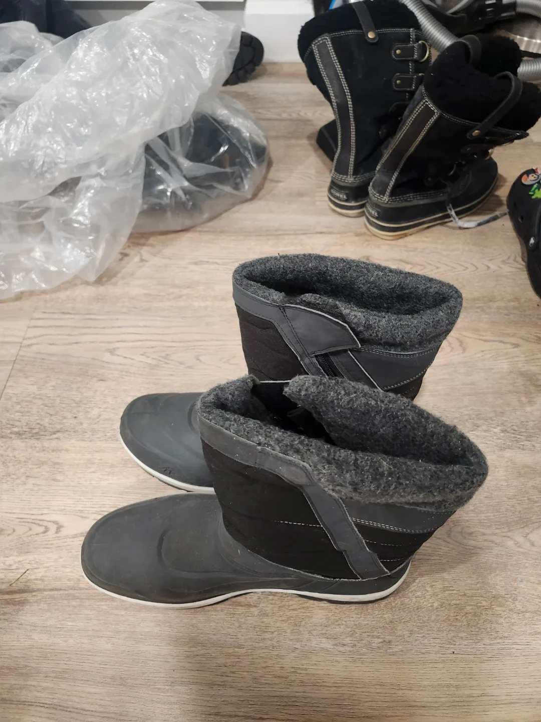 **Winter Clothing Bundle for Sale!** image indicator(4)