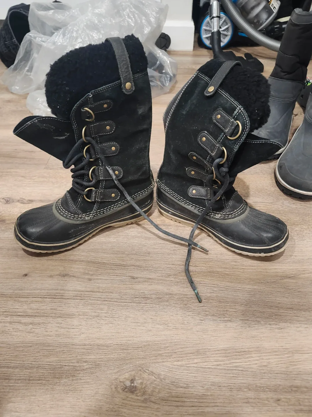 **Winter Clothing Bundle for Sale!** image indicator(7)