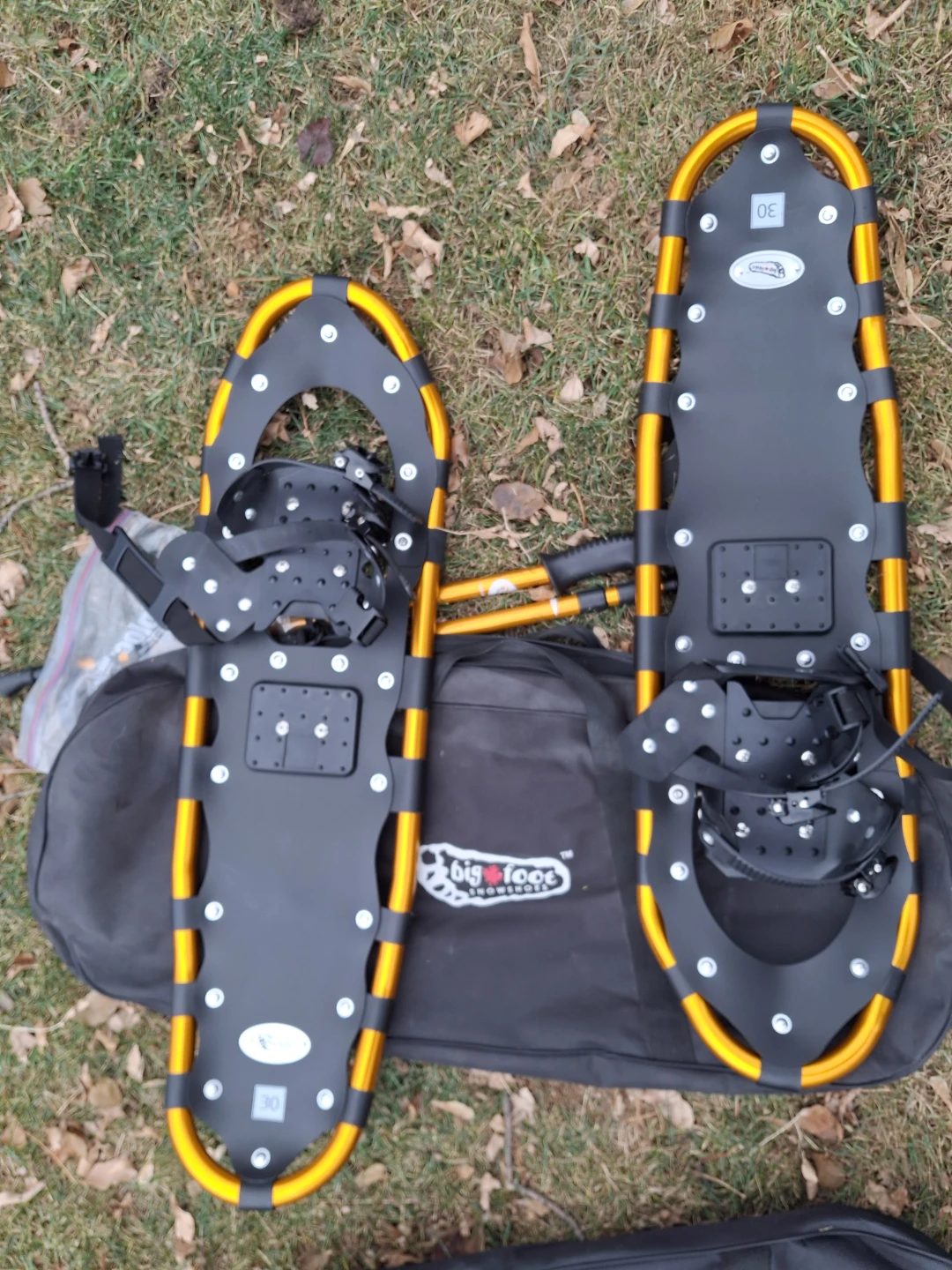 Bigfoot Snowshoes - Size 25 & 30 with Carry Bag