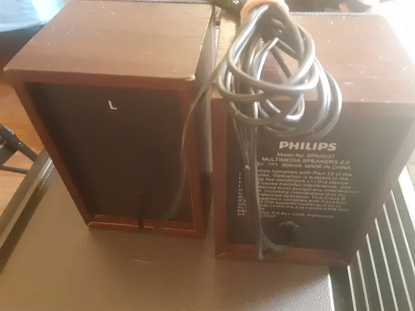 Pair Philips SPA2037 Multimedia Speakers 2.0 image indicator(4)