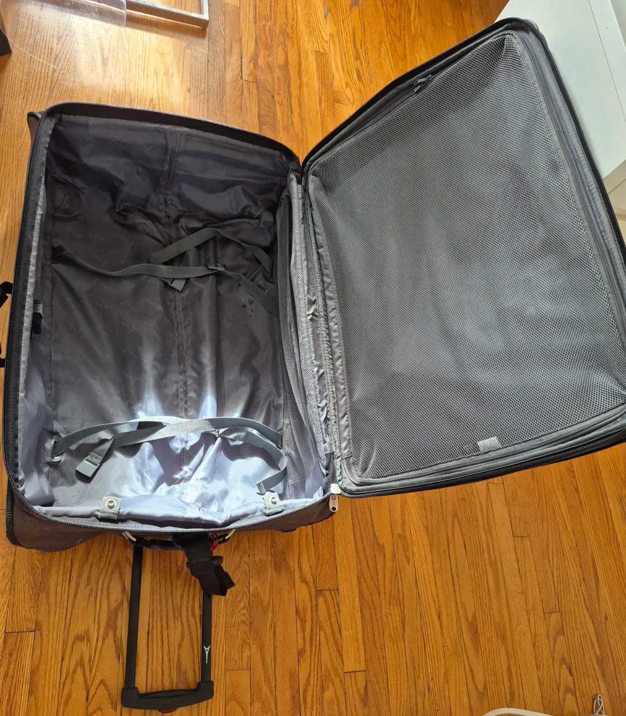 🥕 Travelpro Rolling Suitcase image indicator(5)