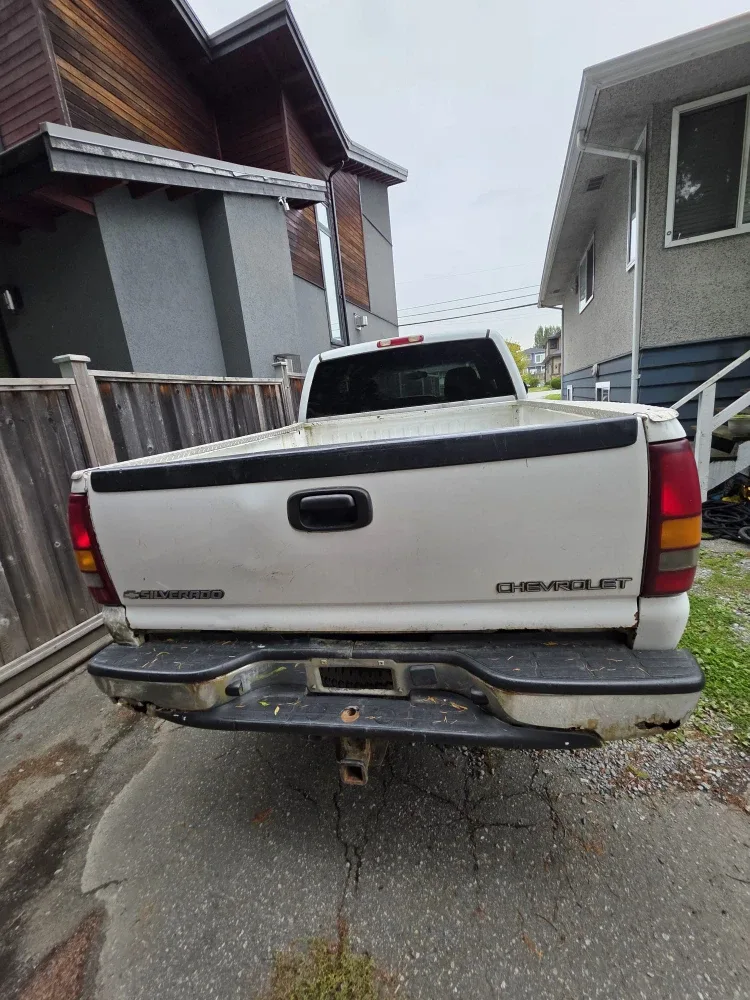 Chevrolet Silverado Truck image indicator(2)