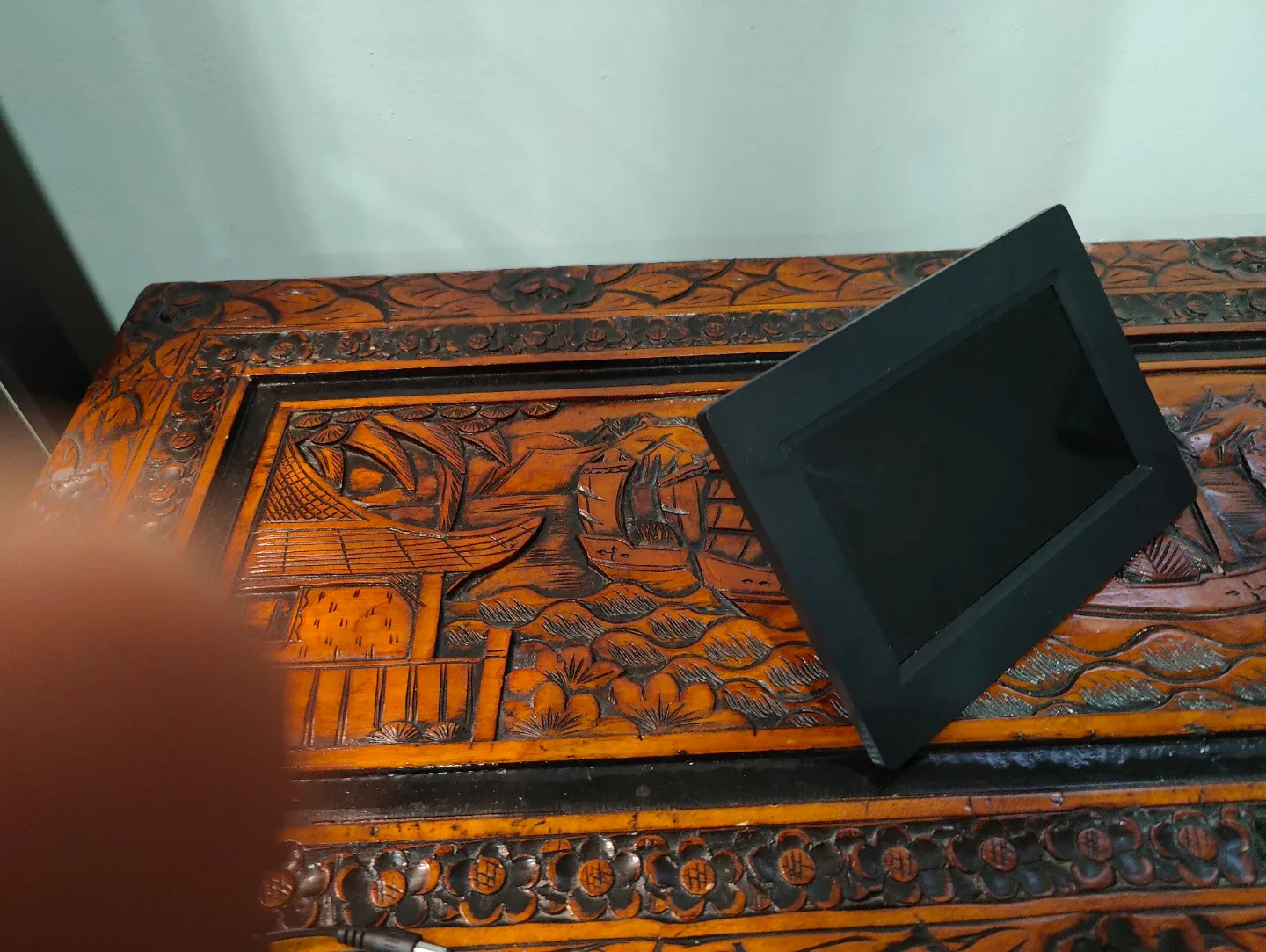 Aluratek 7" Digital Photo Frame image indicator(3)