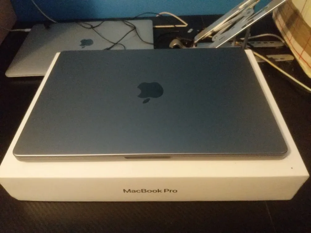 Urgent sale on MacBook Pro M1 Max 14" 32gb 1TB
