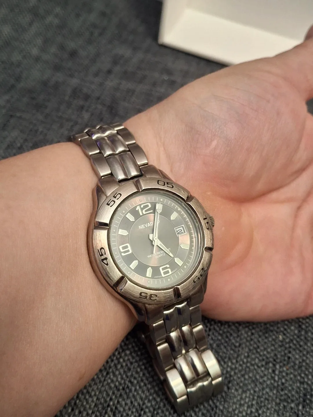 Nevada Water Resistant Quartz Watch image indicator(2)