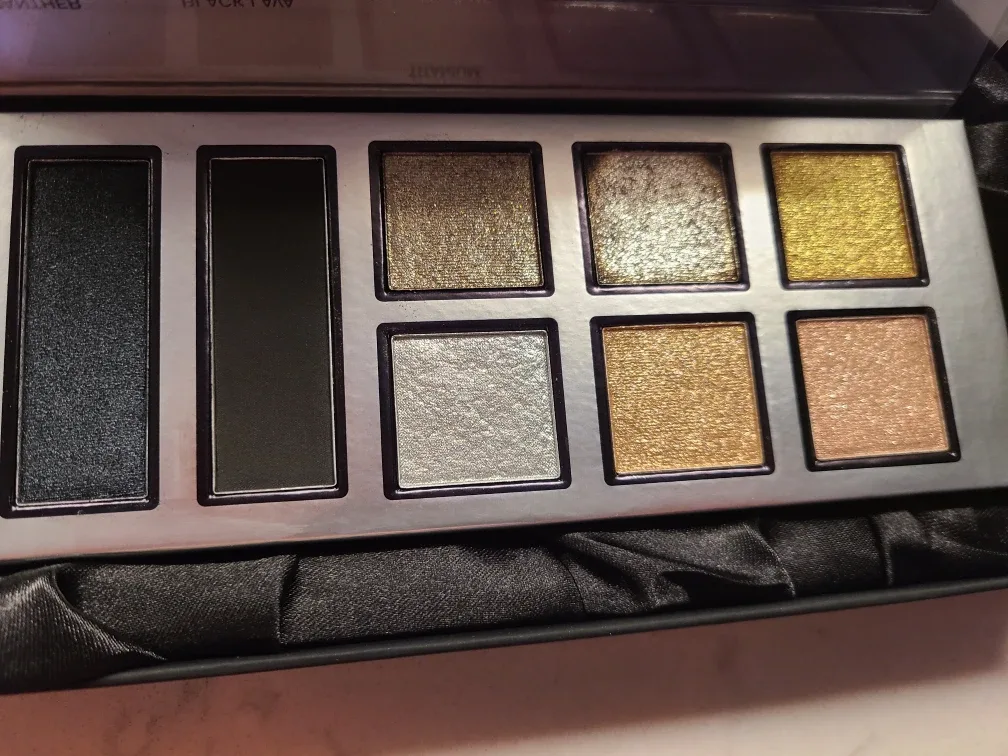 Scott Barnes Mesmerize Eyeshadow Palette