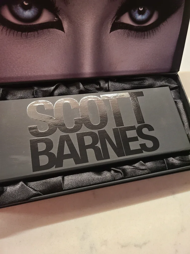 Scott Barnes Mesmerize Eyeshadow Palette image indicator(3)