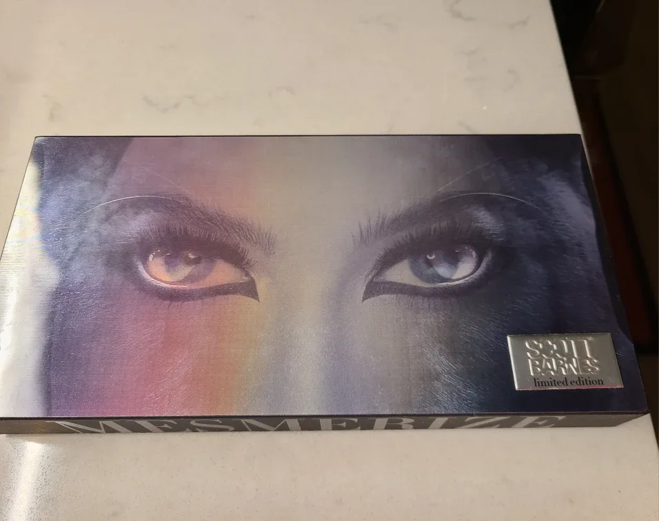 Scott Barnes Mesmerize Eyeshadow Palette image indicator(10)