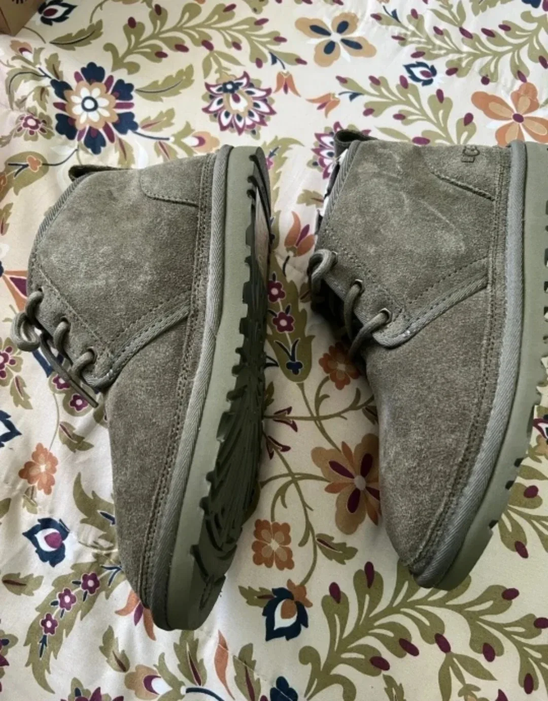 UGG Neumel Chukka Boots - Size 7 image indicator(2)