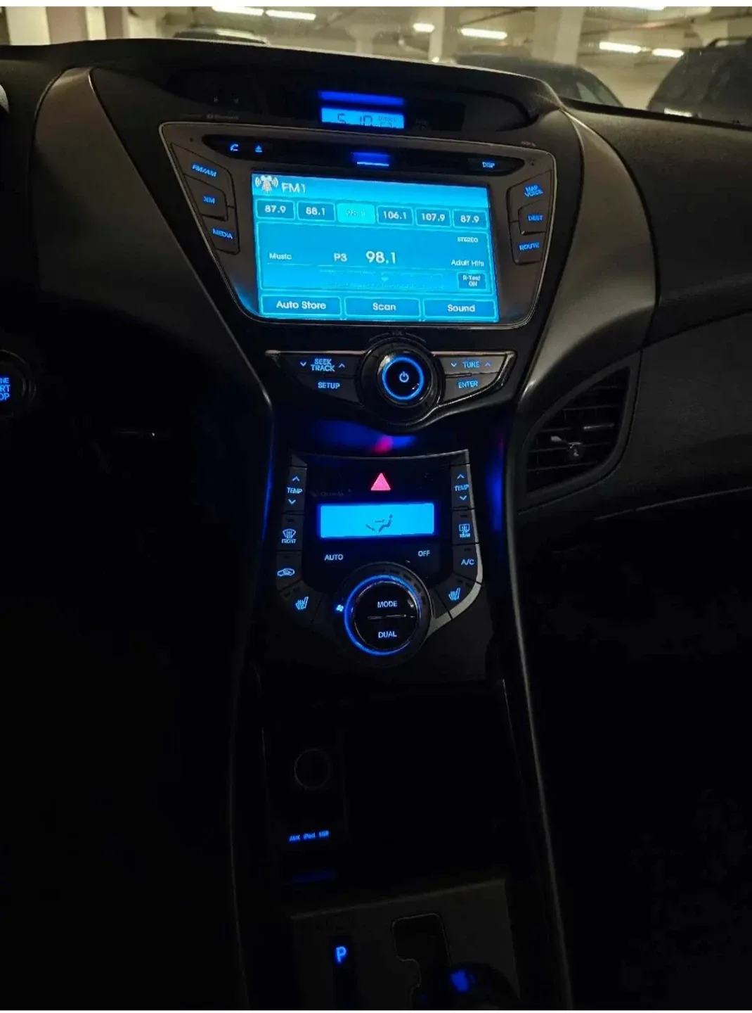 2013 Hyundai Elantra Coupe - White image indicator(8)