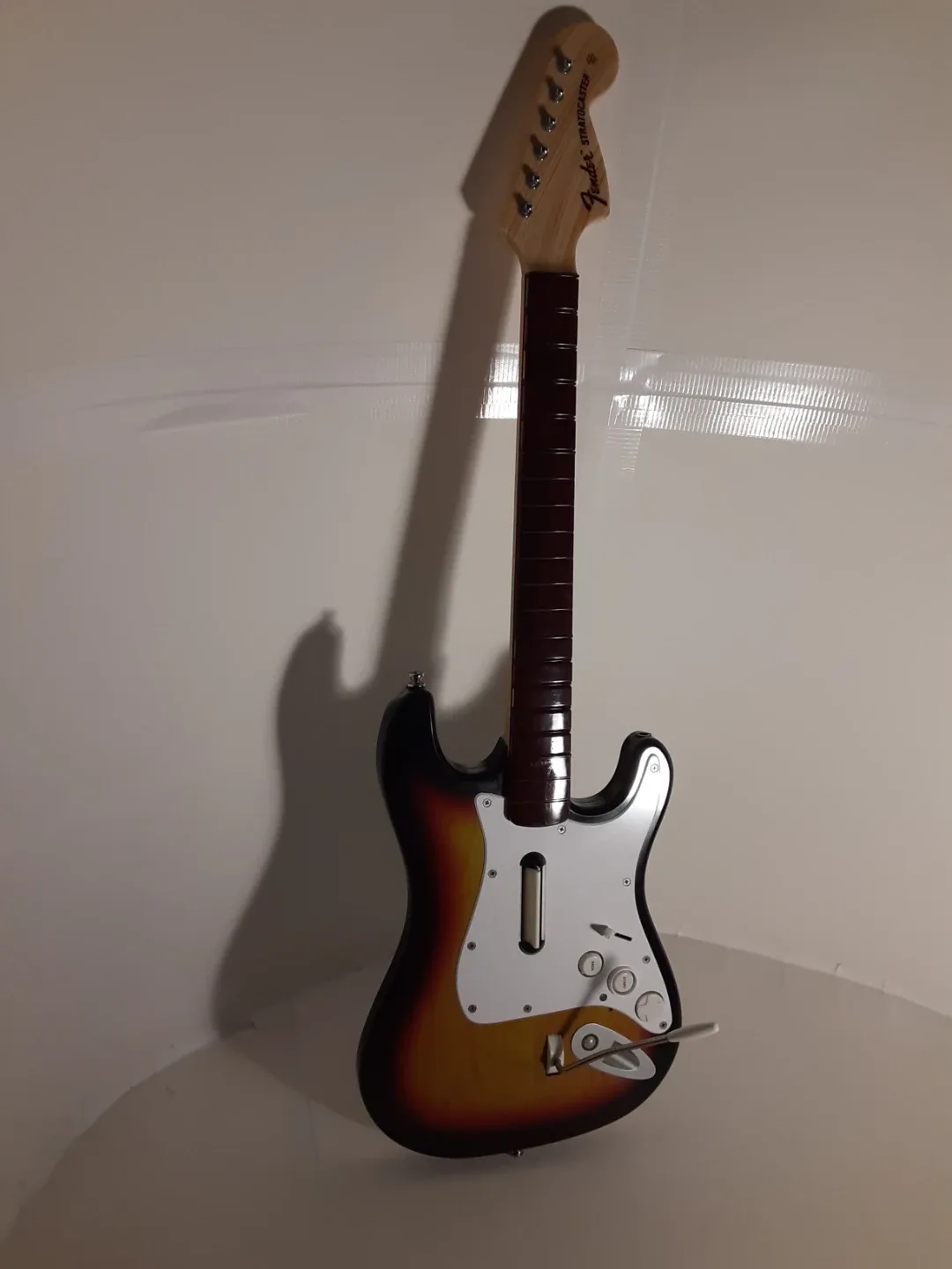 Rockband Xbox 360 - Fender Stratocaster Guitar Controller image indicator(2)