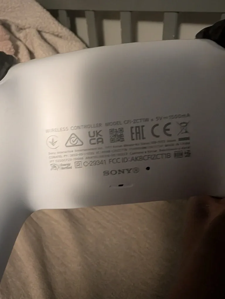 Sony PlayStation 5 DualSense Wireless Controller image indicator(2)