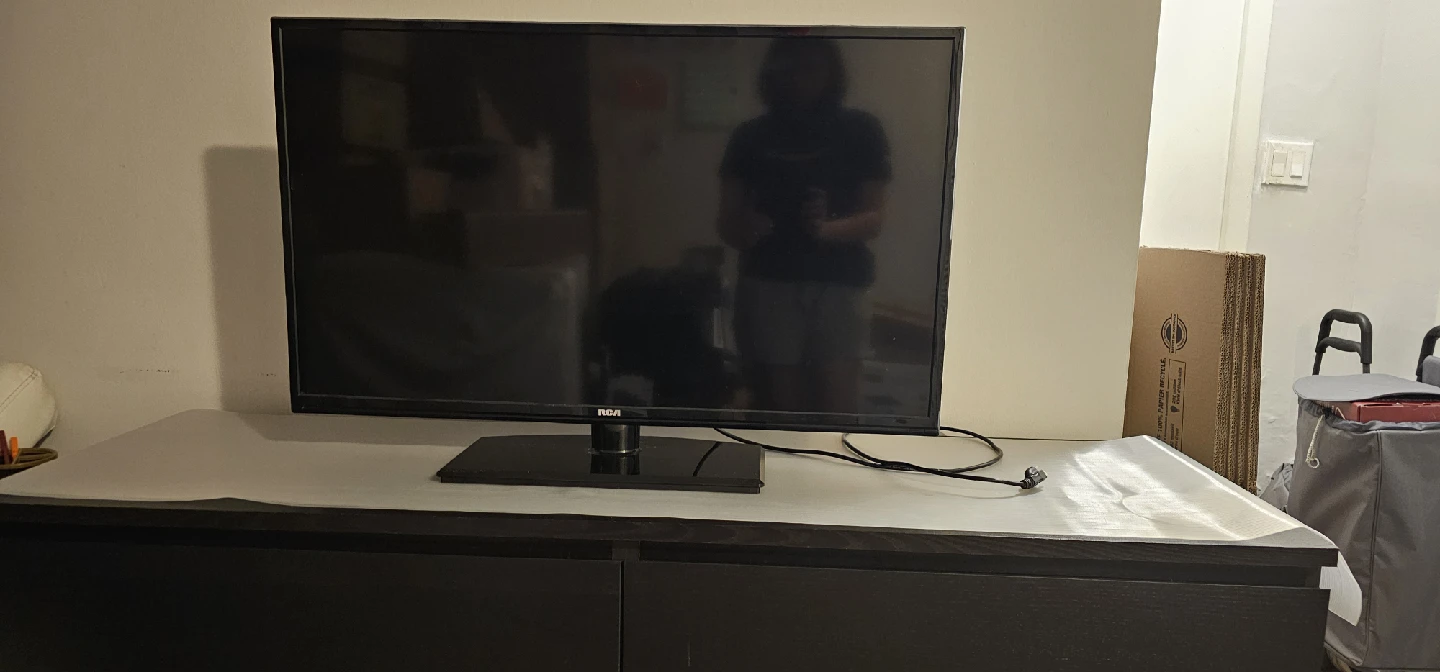 RCA TV 34 inch