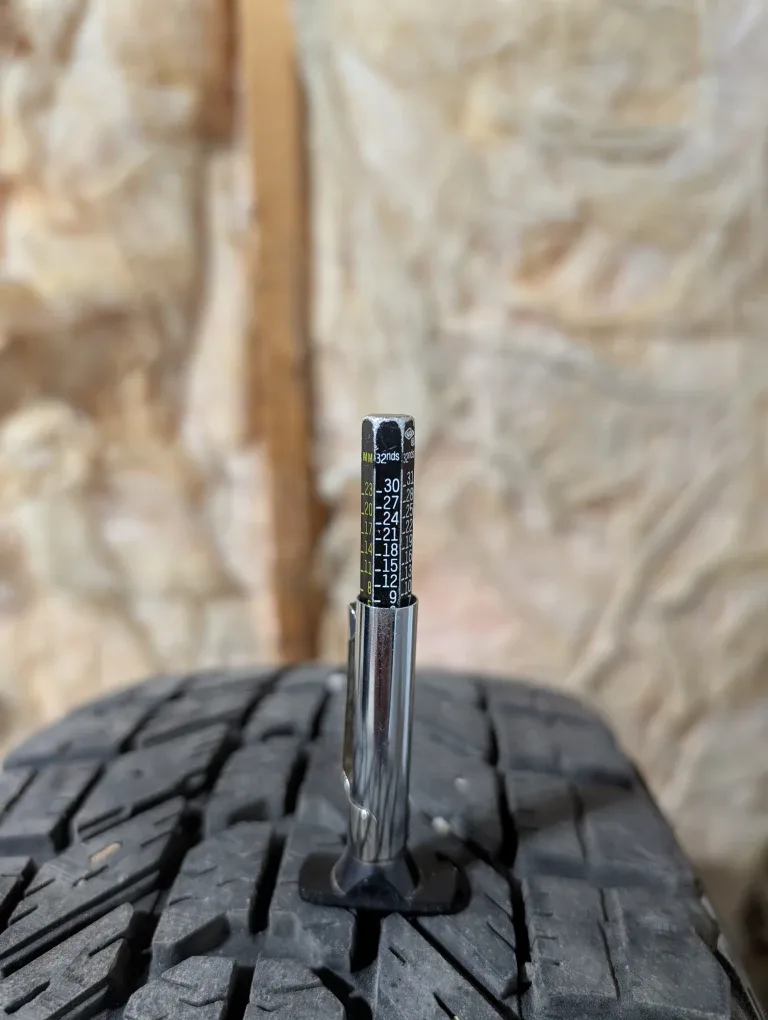 (4)-185/65R15 Winter Tires On Rims 4x114.3 Off 2009 Nissan Versa image indicator(3)