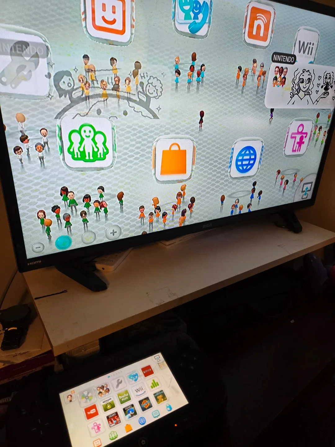 Nintendo Wii U Console with accessories image indicator(2)