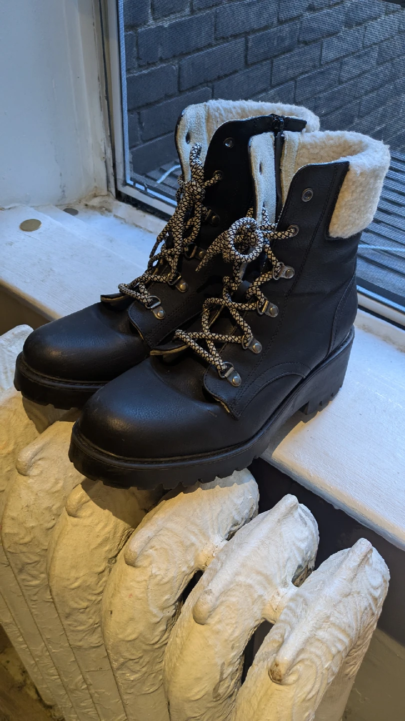 Blondo Waterproof Leather Winter Boots