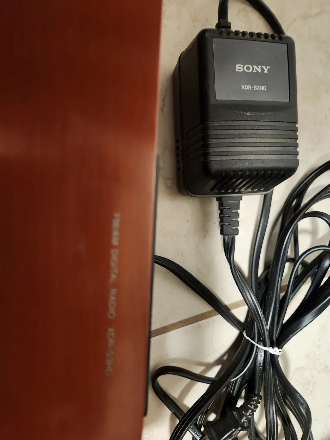 Sony XDR-S3HD Radio with Power Adapter image indicator(4)