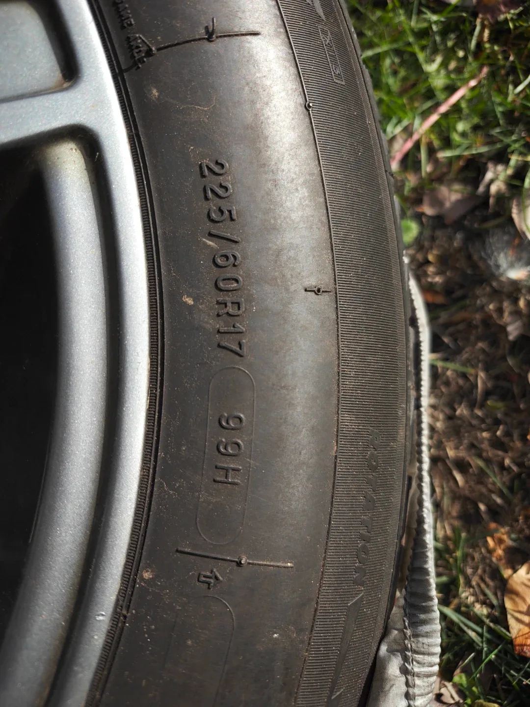 Michelin X-Ice 225/60R17 Winter Tire image indicator(5)