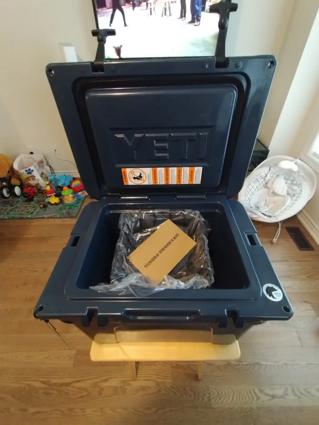 Yeti Tundra 35 Hard Cooler - Navy brand new image indicator(7)