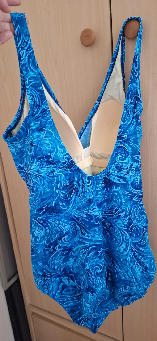 Kirkland Signature Swimsuit - Size 12 - photo 2
