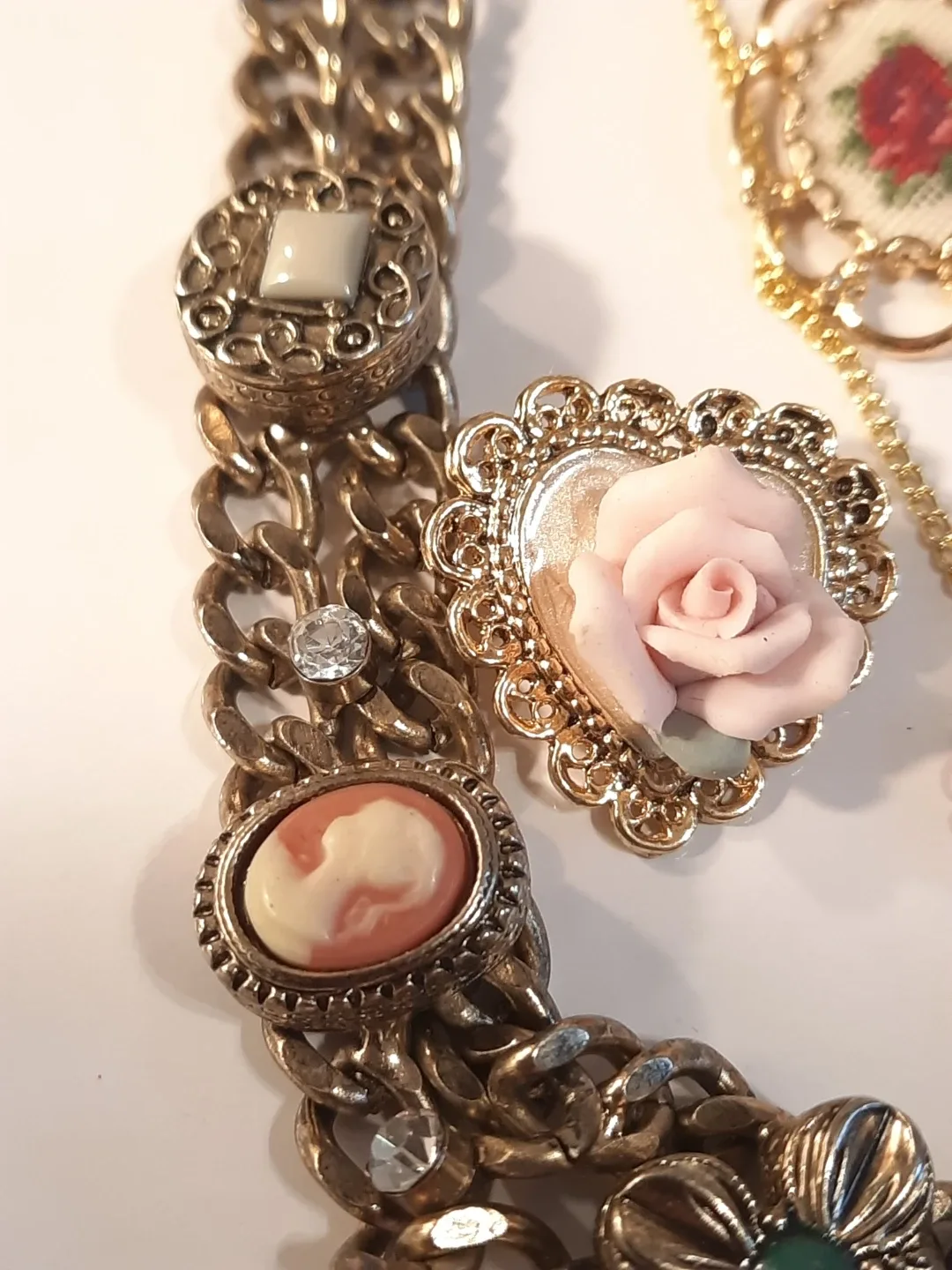 Vintage Cameo Pendants & Chain Lot image indicator(2)