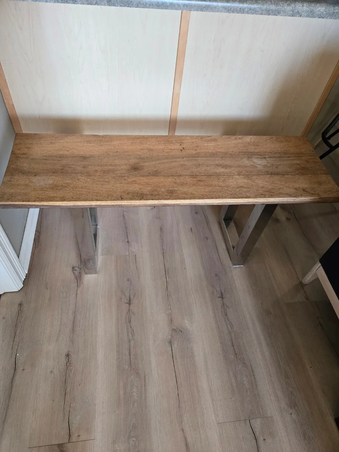 Wooden Bench with Metal Legs image indicator(3)