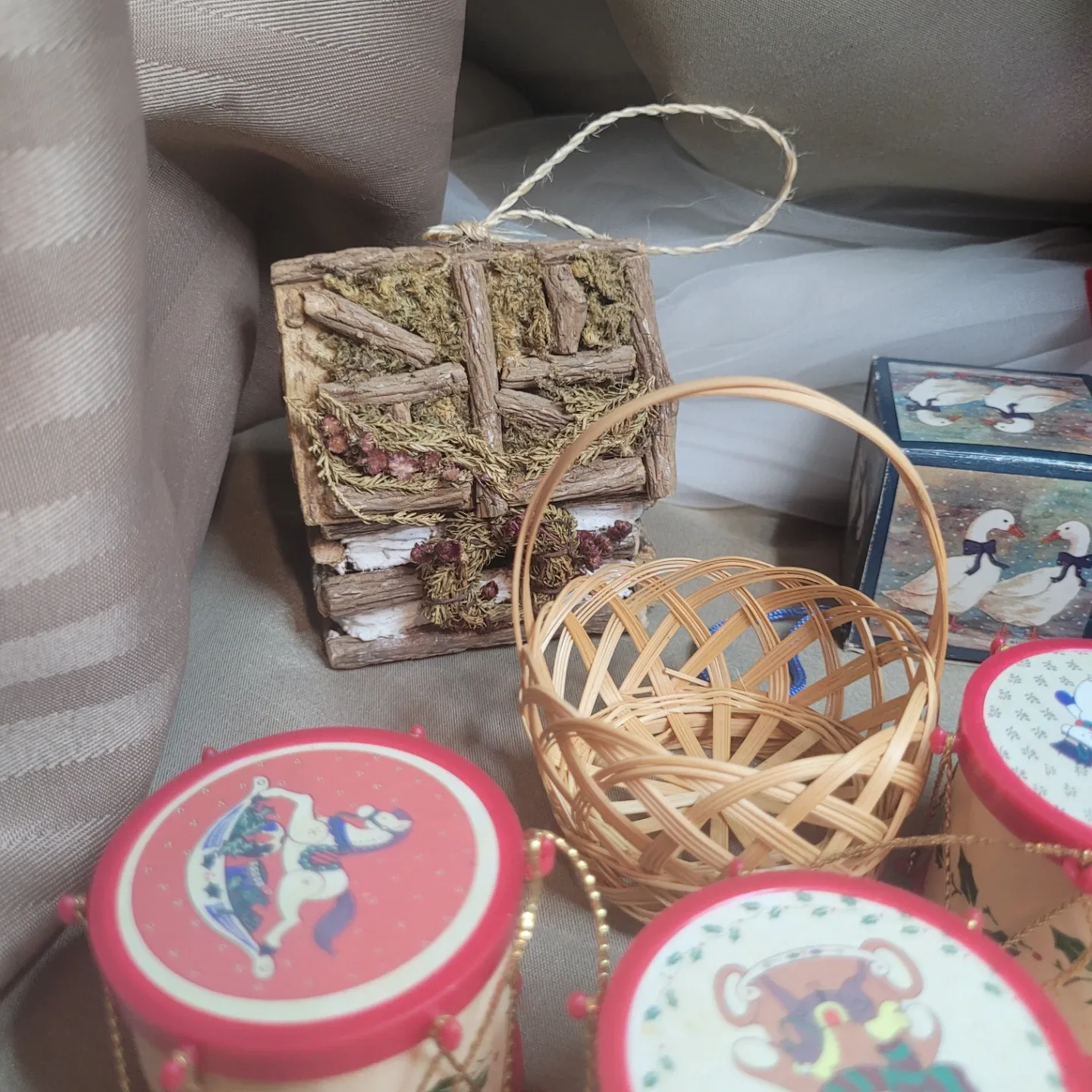 Mix Misc lot of 22 (B) Vintage Holiday Christmas Ornaments image indicator(2)