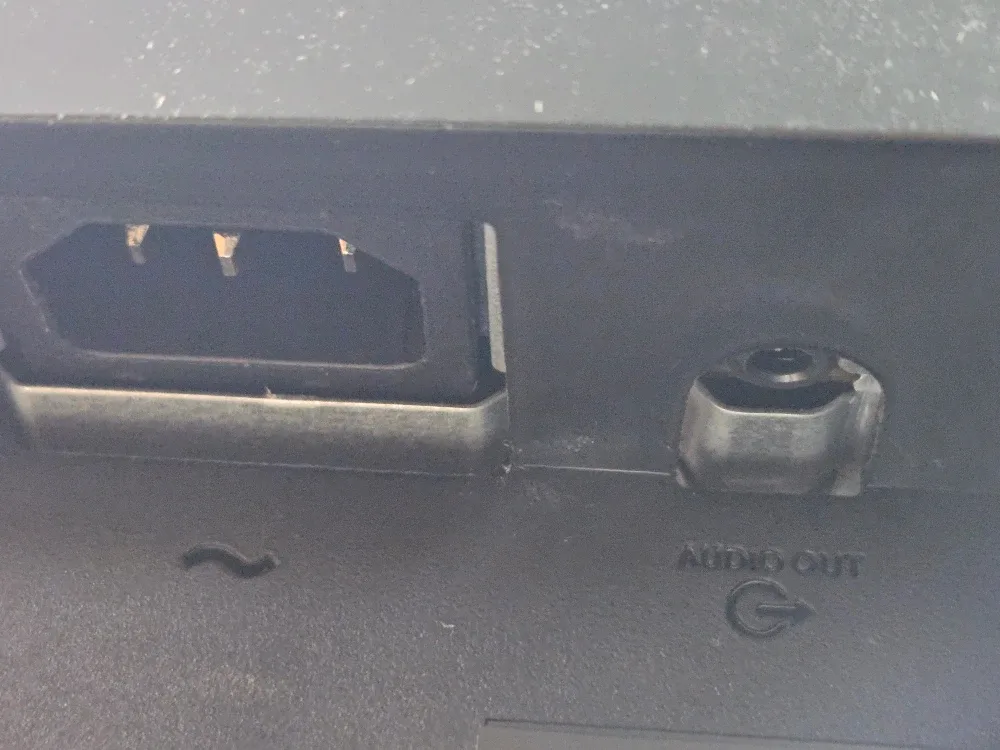 Dell Gaming 24 Inch WLED FHD Monitor with HDMI image indicator(10)