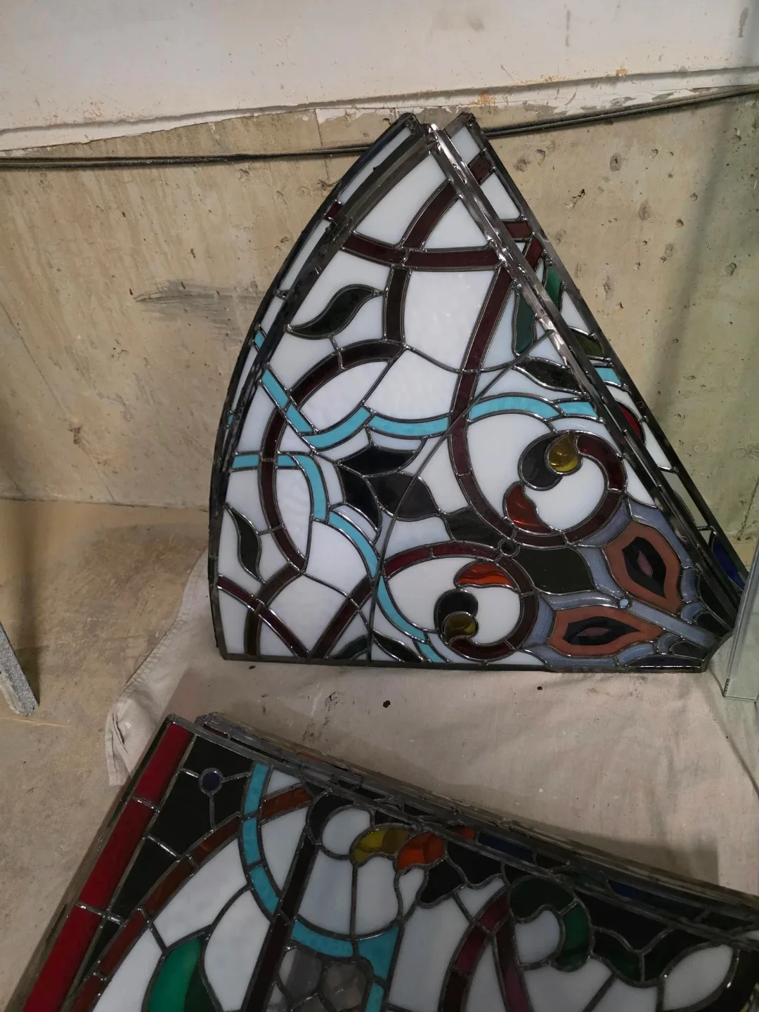 Stained Glass Dome - 30 inch diameter image indicator(6)