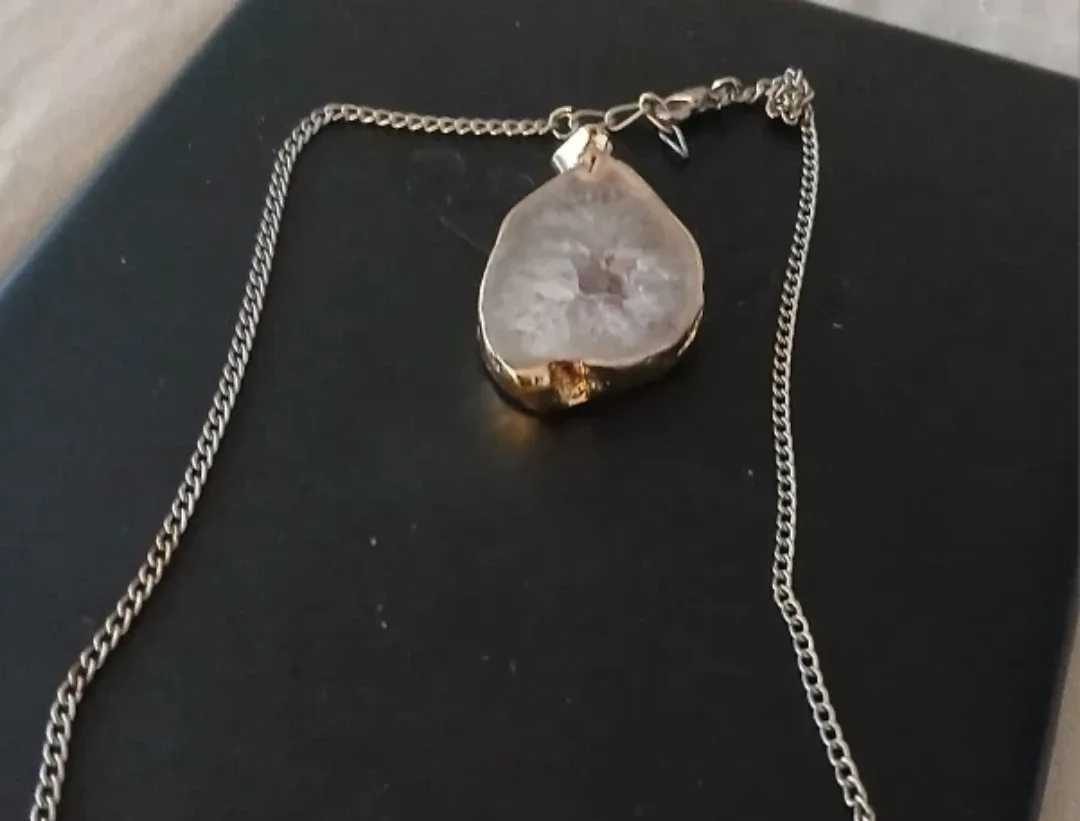 Druzy Agate Pendant Necklace - Gold Trim image indicator(4)