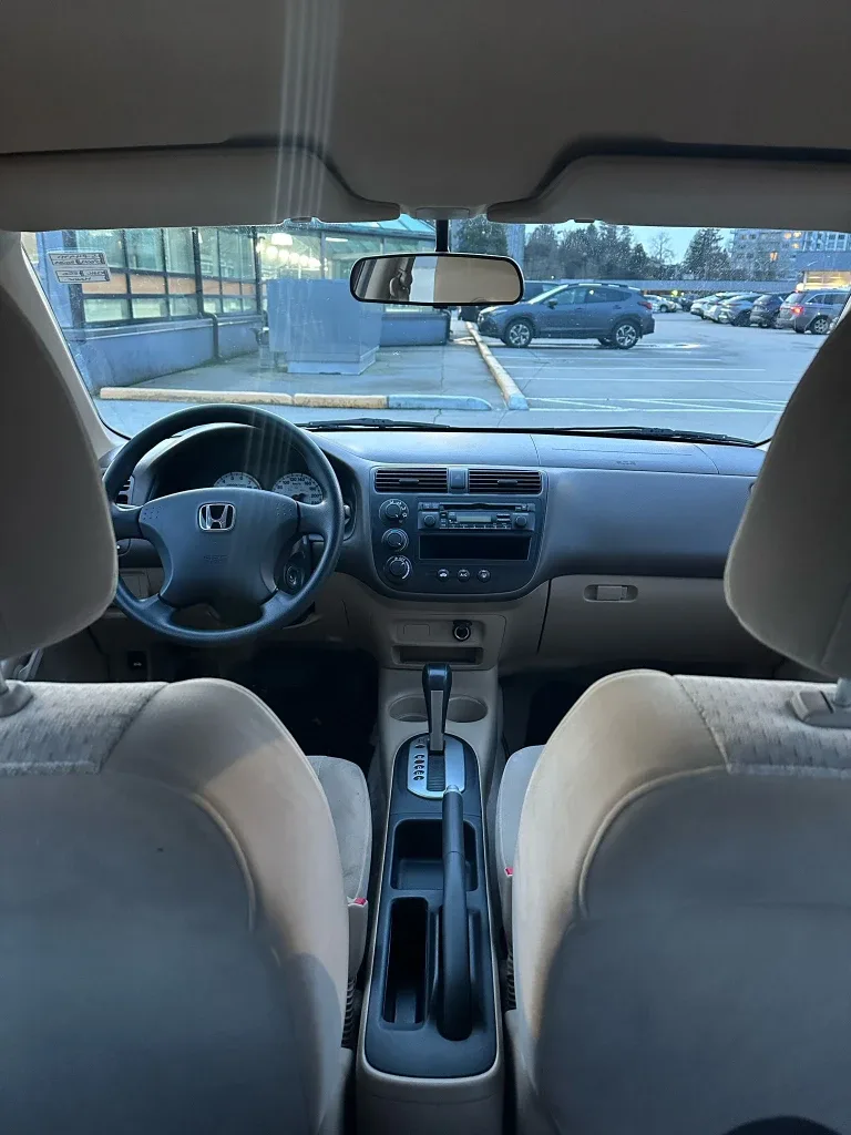 Honda Civic Sedan - Maroon image indicator(9)