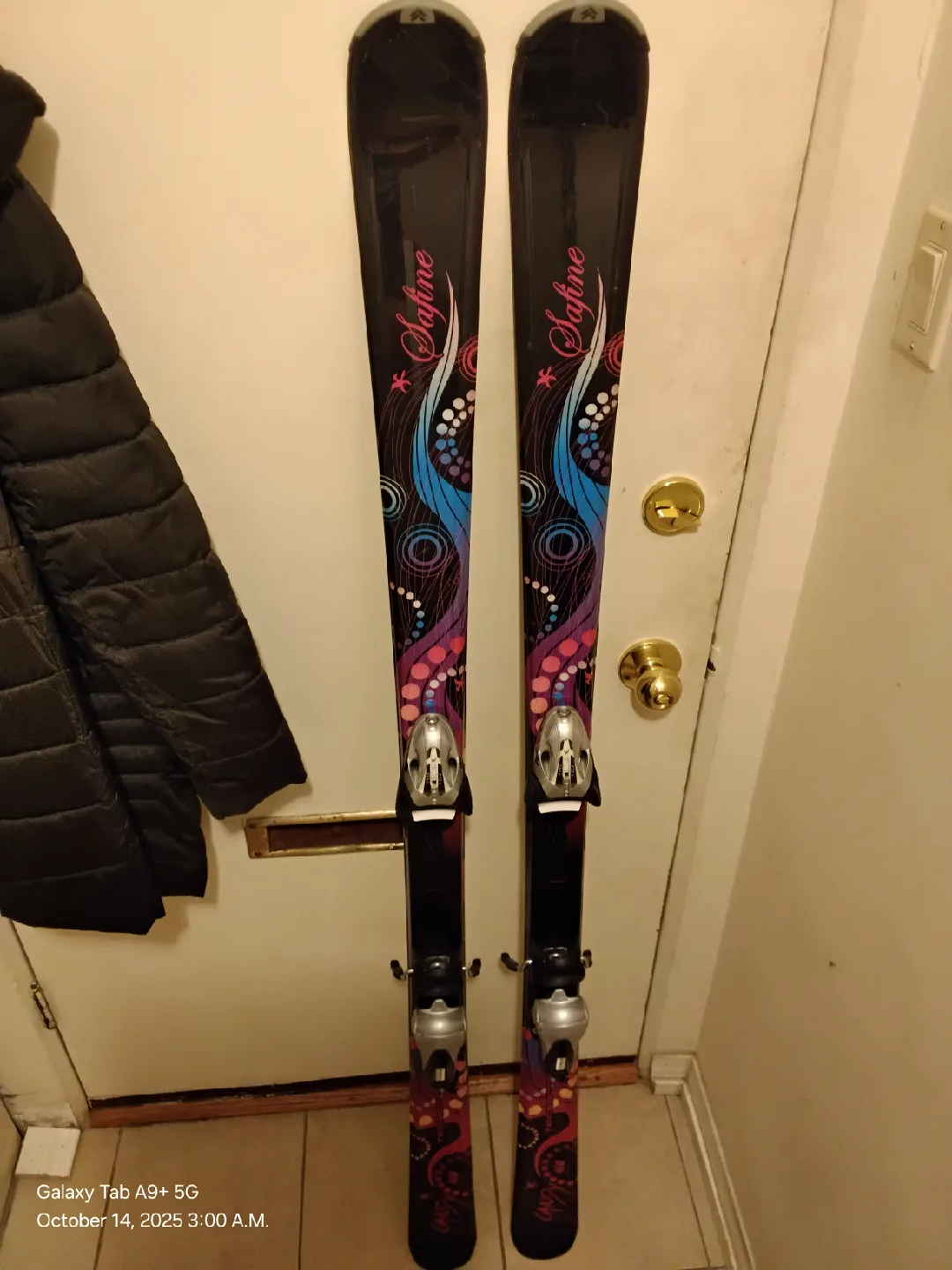 Head 100SL bindgings mounted on 160 cm Safine Women's Skis