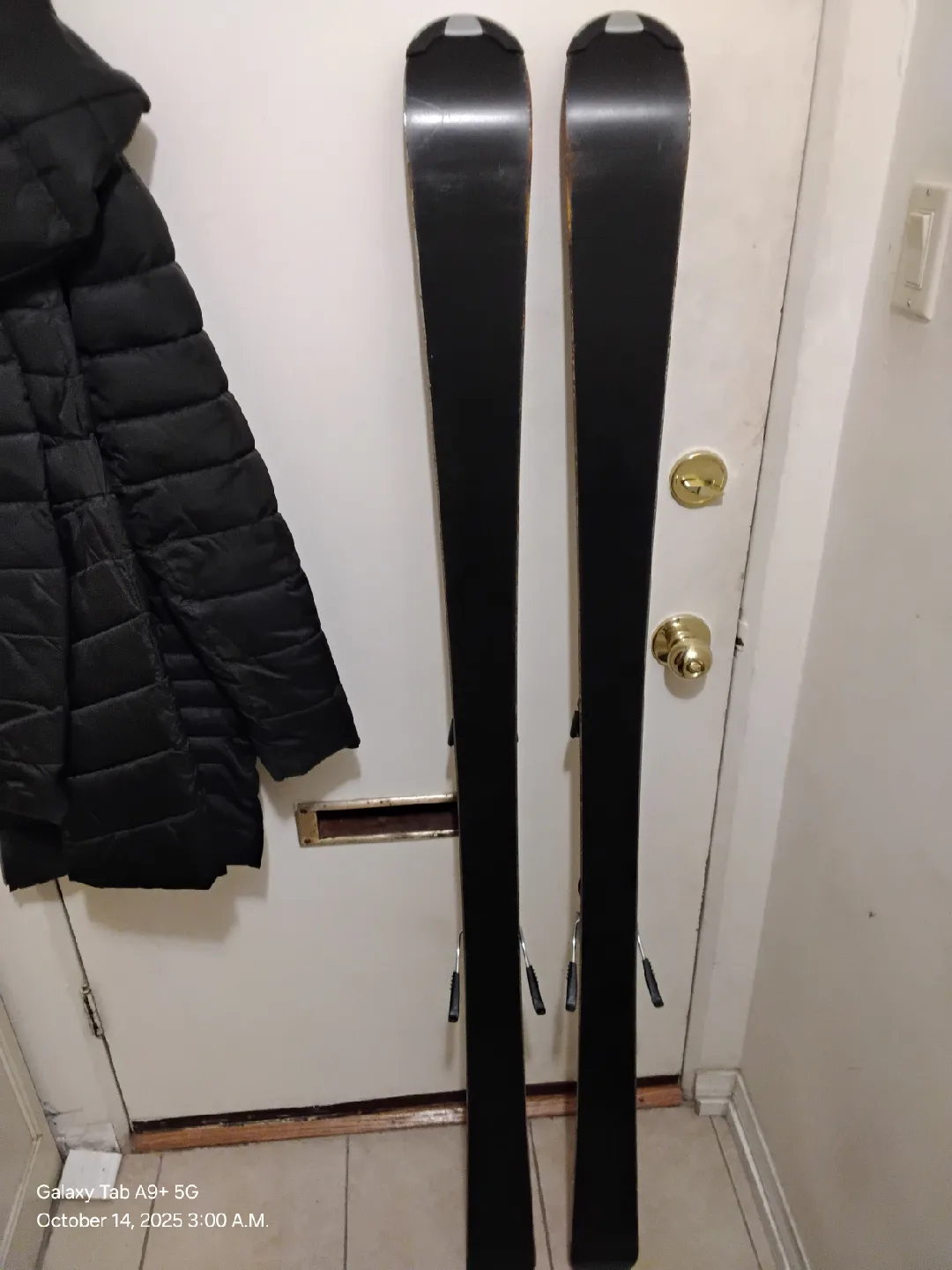 Head 100SL bindgings mounted on 160 cm Safine Women's Skis image indicator(3)