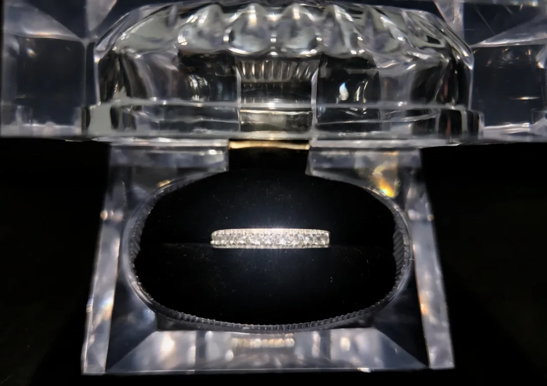 Silver Band Ring with Zirconias