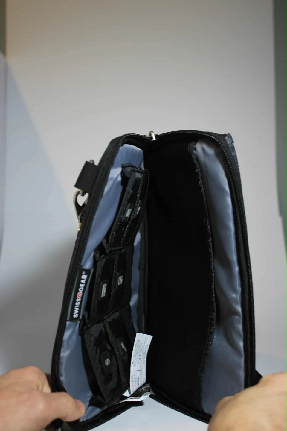 New SwissGear Travel Bag Collection - RFID & Tablet Slings image indicator(6)