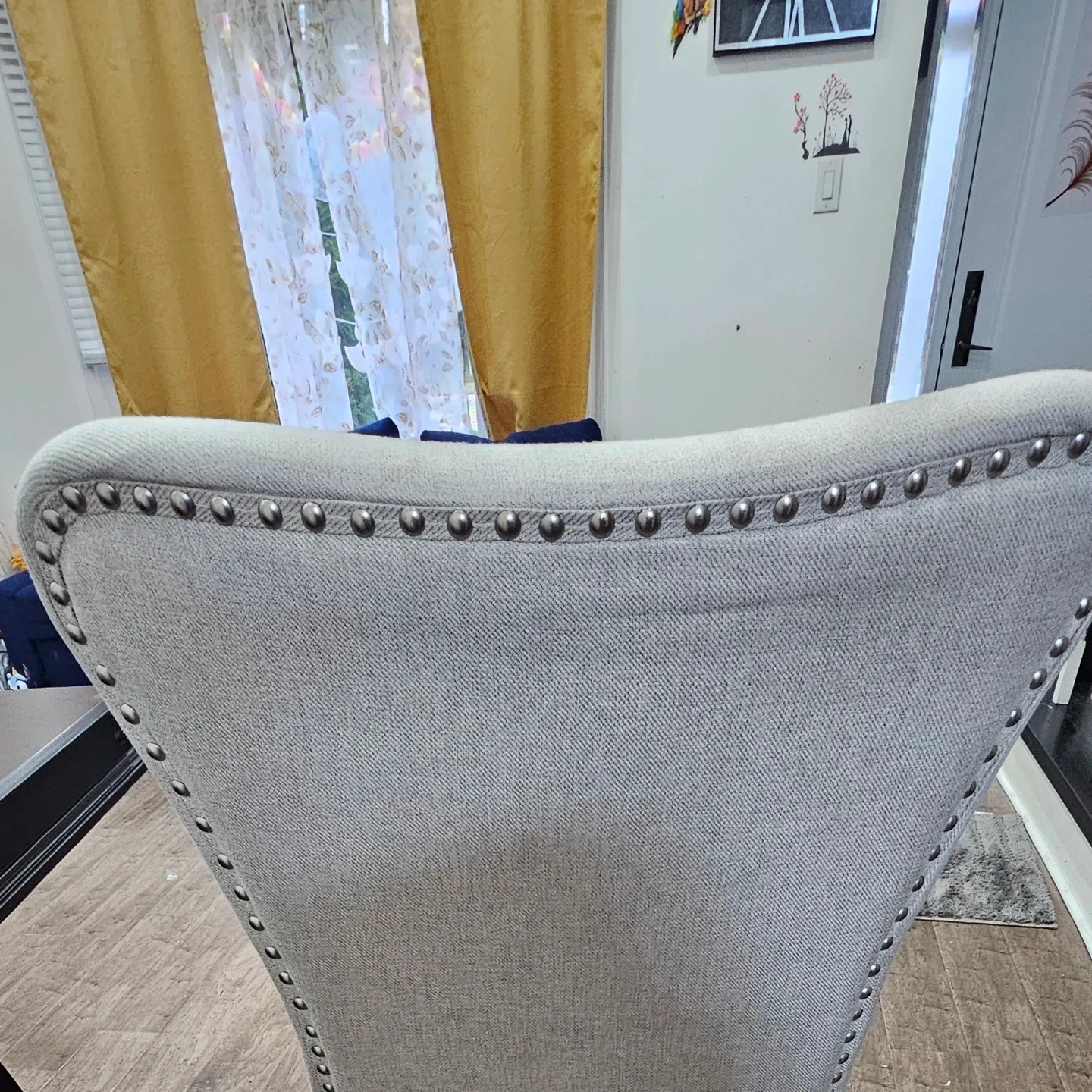 Leon's Rosario 7-Piece Extendable Dining Set image indicator(4)