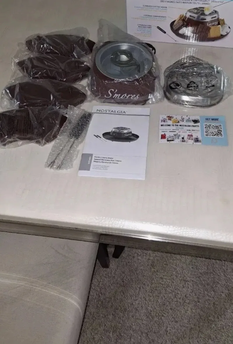 Nostalgia Electric S'mores Maker - Indoor Fun! image indicator(3)