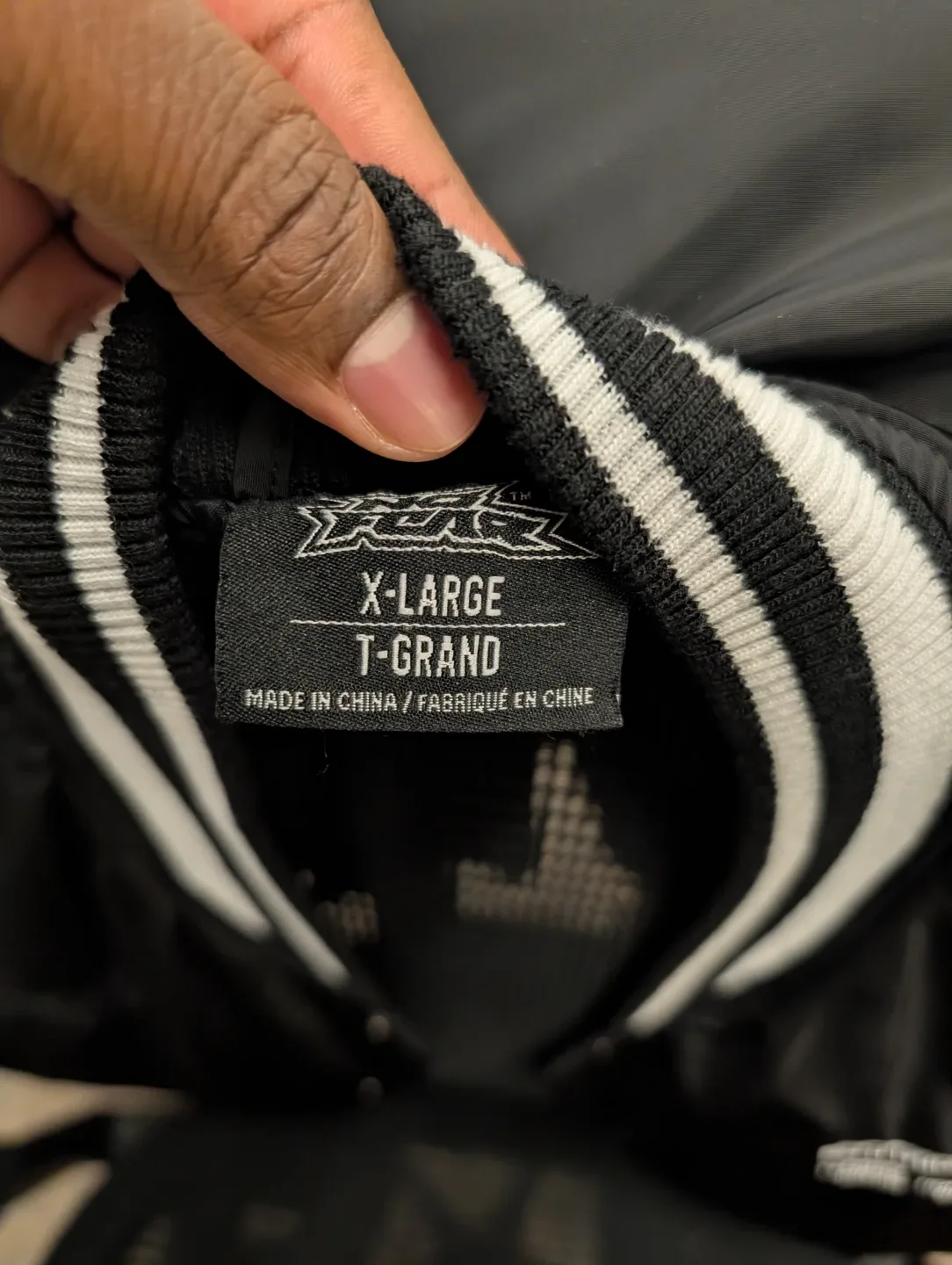 Black Bomber Jacket - X-Large image indicator(4)