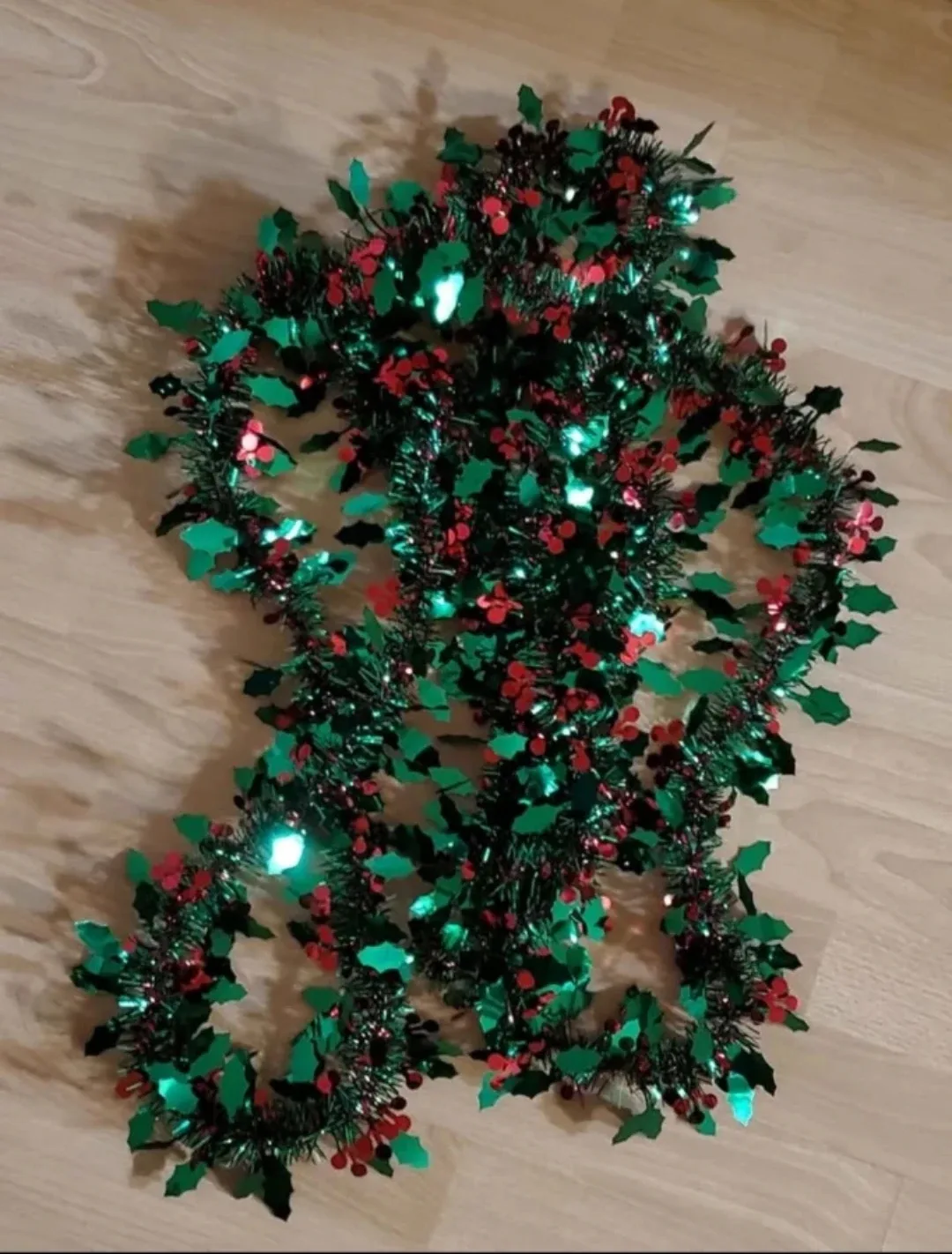 Christmas Holly Berry Garland 🥕