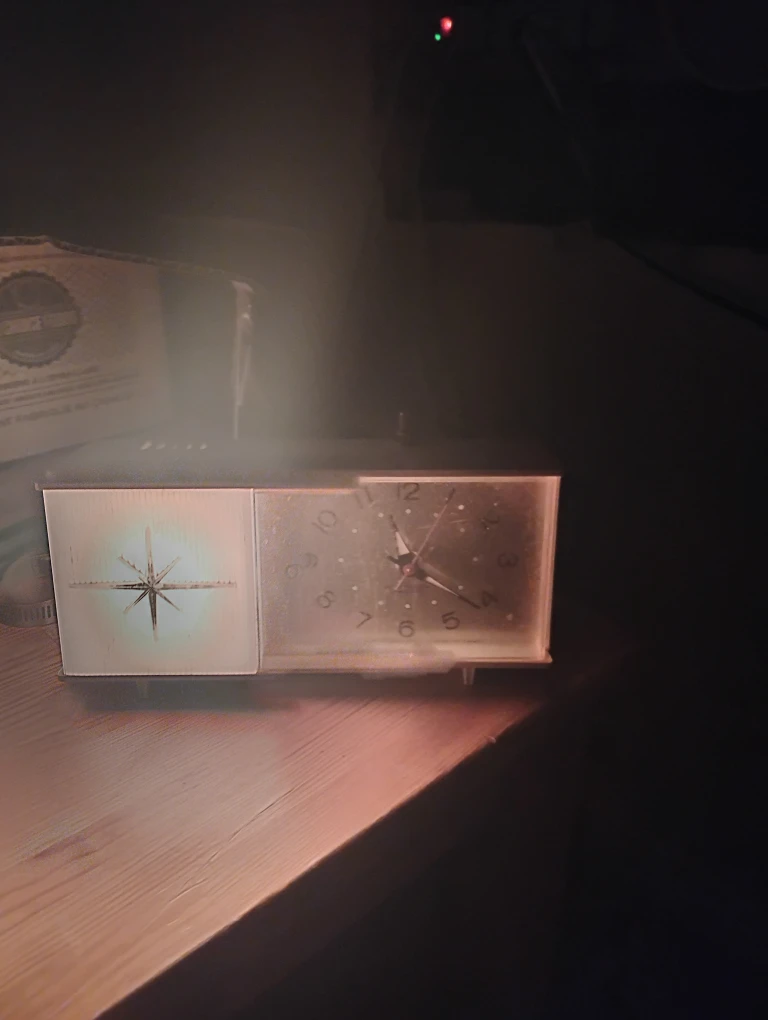 Vintage Moonbeam Flashing Light Alarm Clock - photo 2