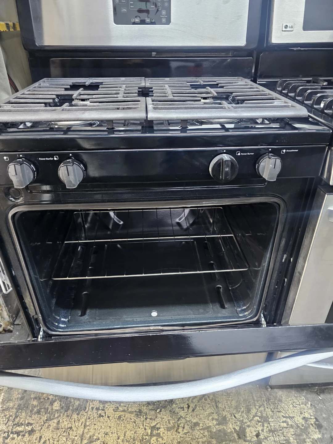 Whirlpool 30in SS gas stove  DELIVERY INSTALL WARRANTY - photo 2