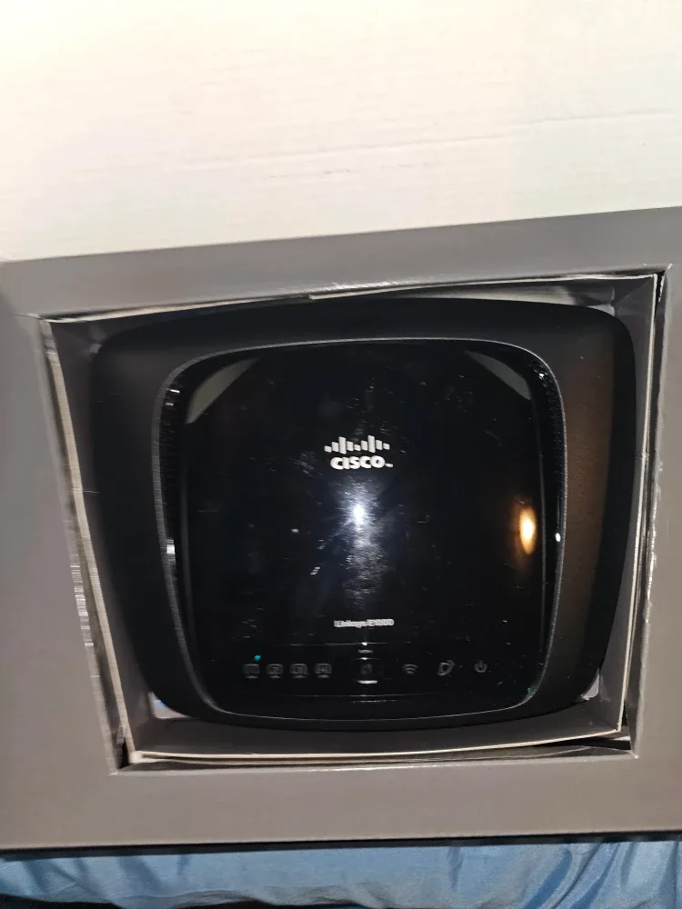 Cisco Linksys E1000 Wireless-N Router image indicator(3)