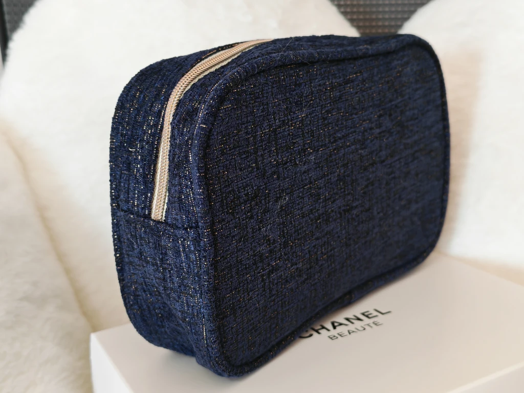 Chanel Beaute Midnight Blue and Gold Cosmetic Pouch - photo 4