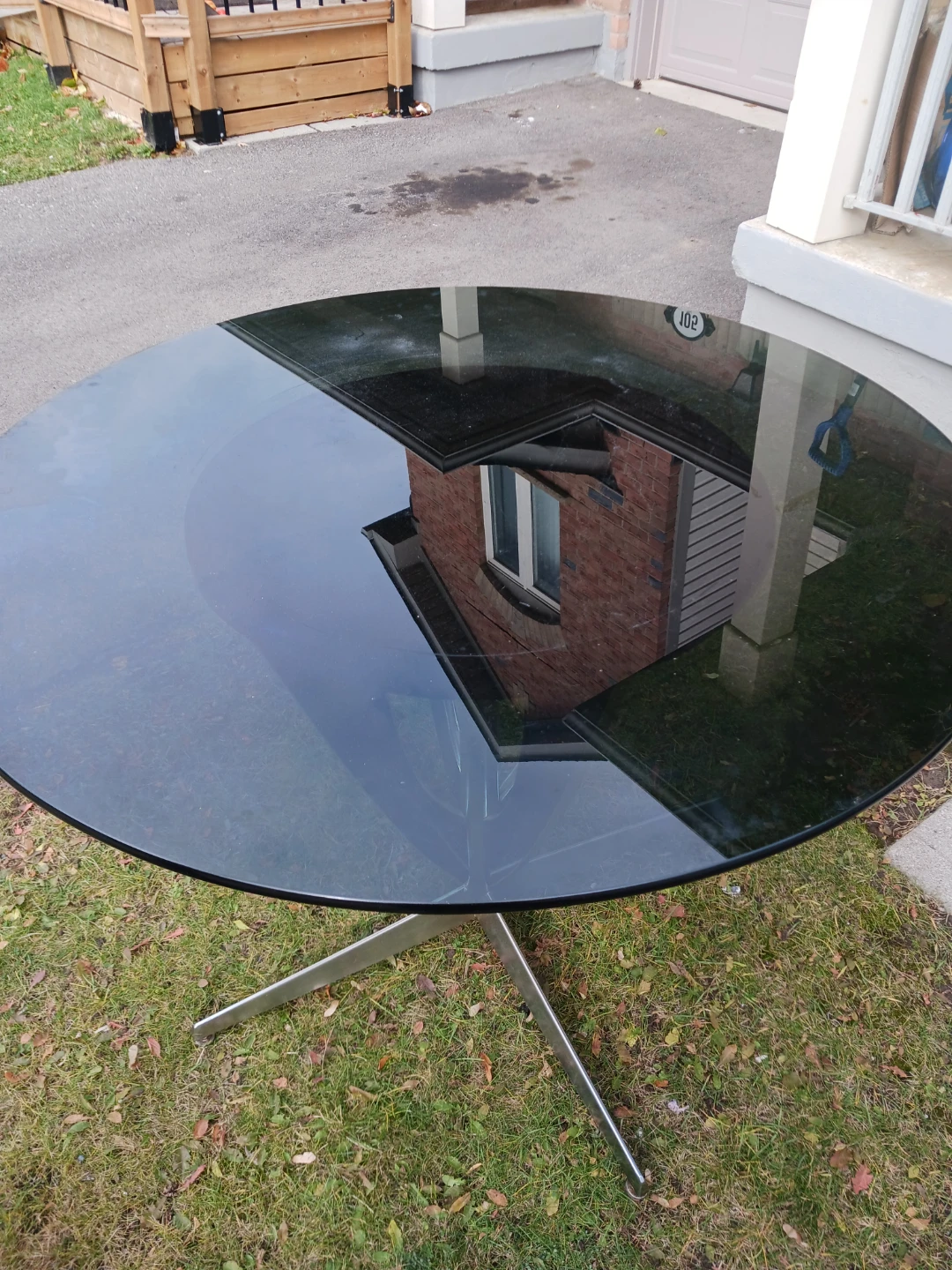 Round Glass Top Dining Table - photo 3